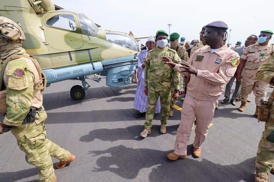 Armée de l’Air : remise d’aéronefs et d’équipements par le Président de la Transition