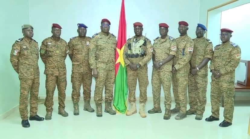 Burkina: Le Capitaine Ibrahim Traoré obtient le soutien de toute la chaîne de Commandement de l’armée