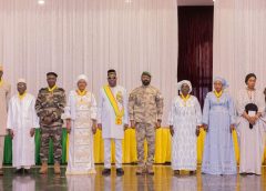 Remise de médailles à Koulouba: Le Président de la Transition honore des grands serviteurs de l’État